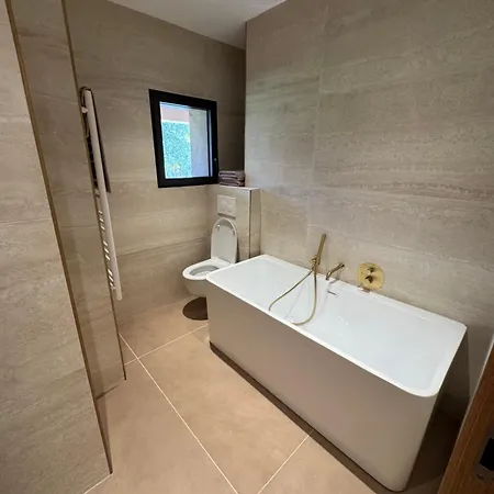 Porto-vecchio, Luxueuse 8 Pers, 4 Chambres, Piscine Privee فيلة